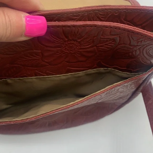 Gun Tote’n Mamas red leather crossbody bag w/ studs. Gun holder missing MCB4525A - Picture 6 of 16